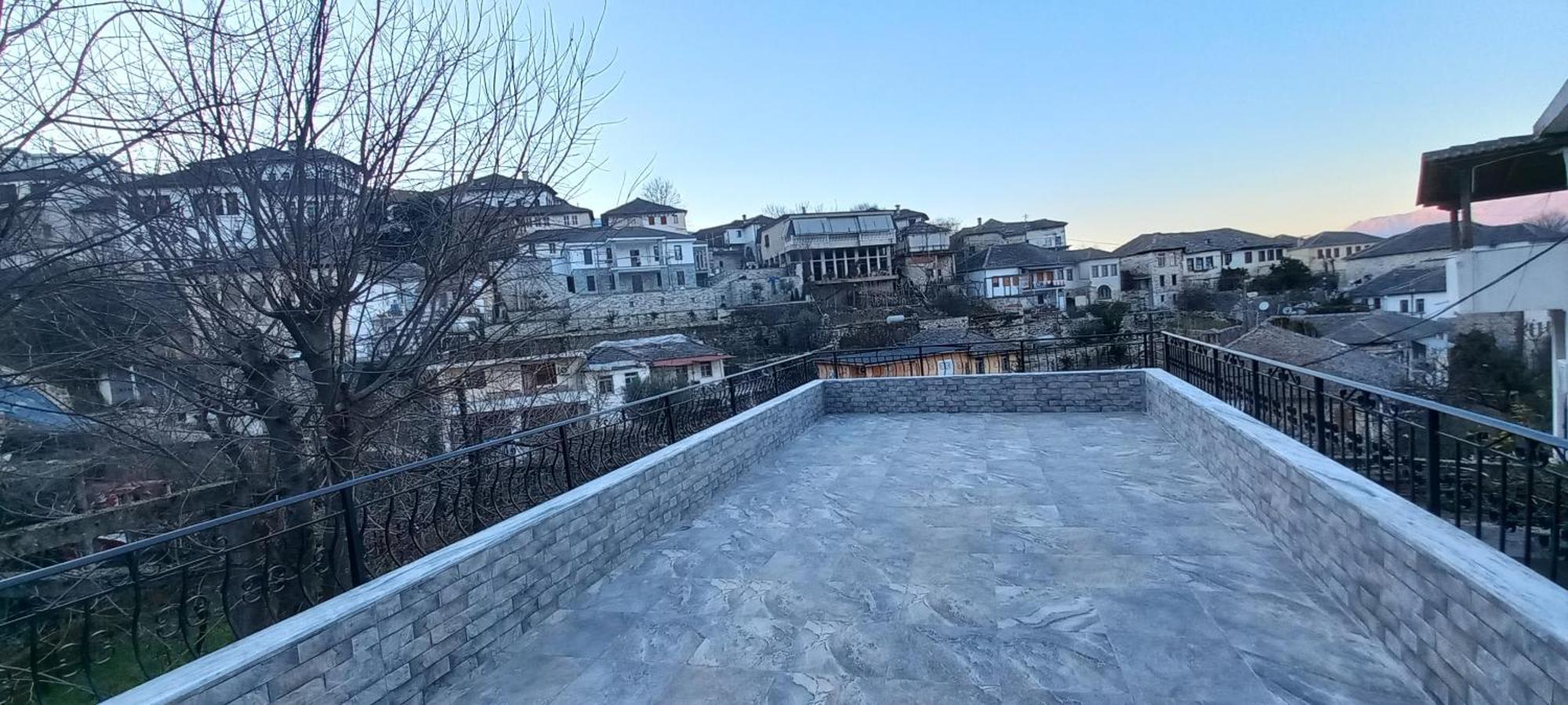 Marbi Guest House Gjirokastër 外观 照片