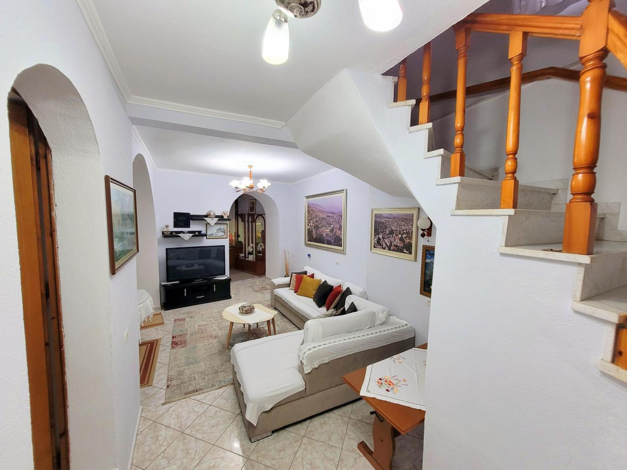 Marbi Guest House Gjirokastër 外观 照片