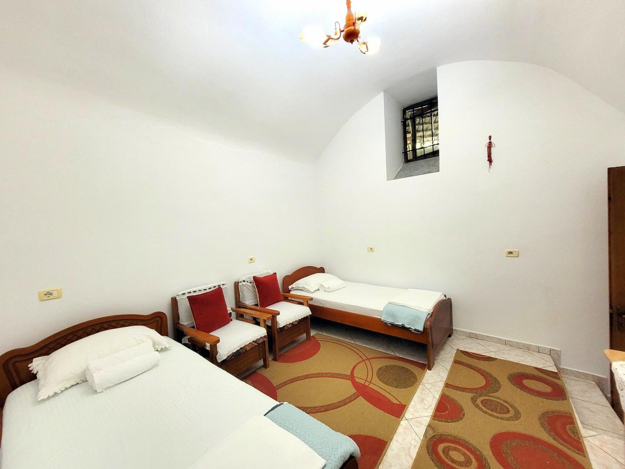 Marbi Guest House Gjirokastër 外观 照片