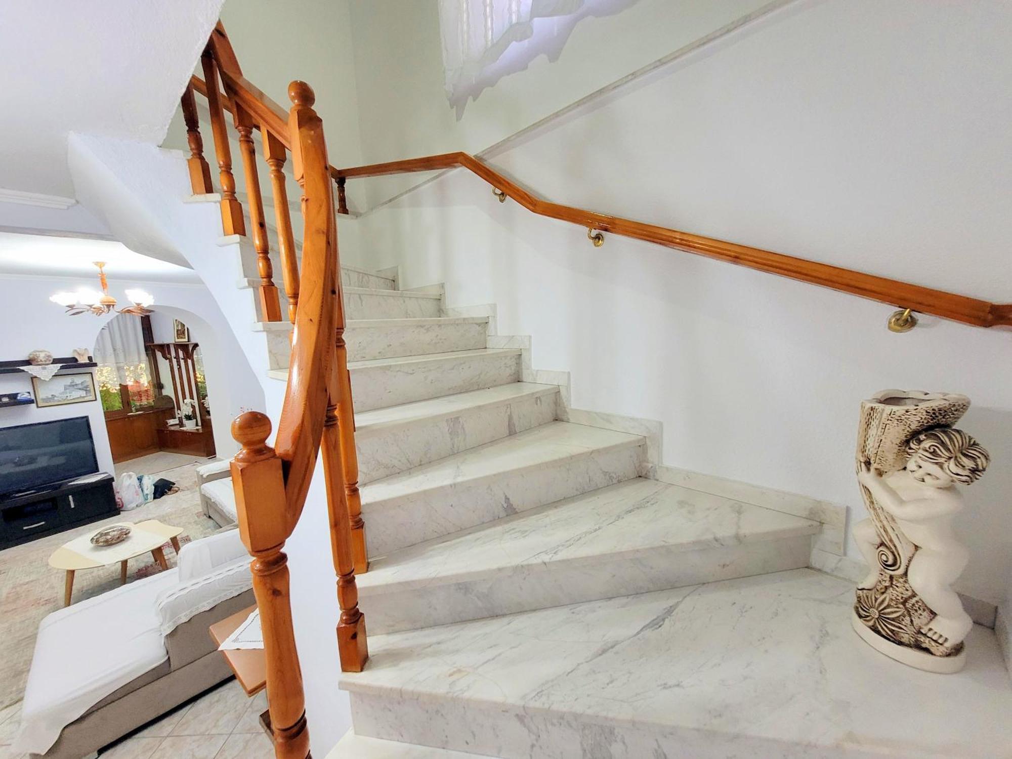 Marbi Guest House Gjirokastër 外观 照片