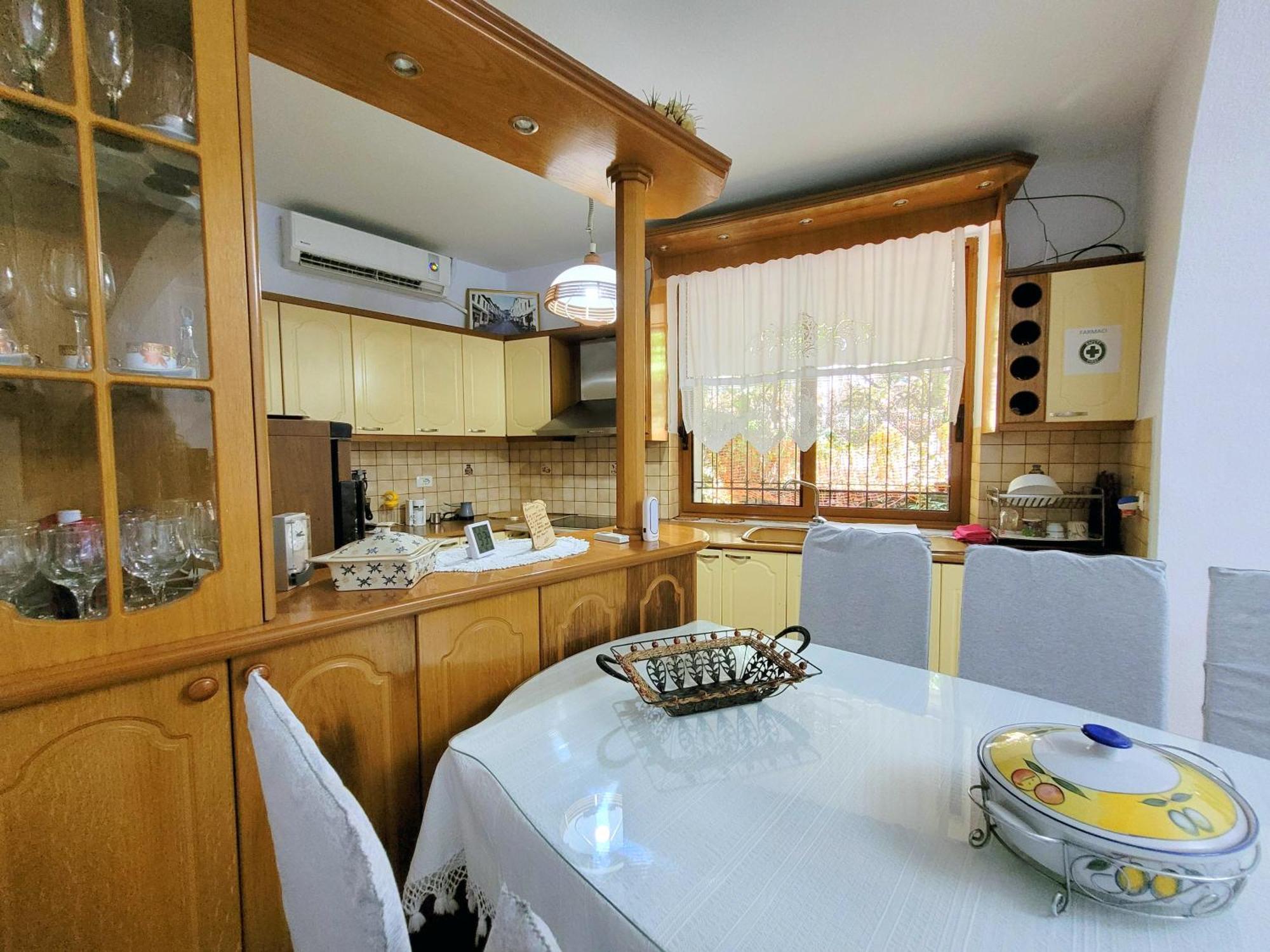 Marbi Guest House Gjirokastër 外观 照片