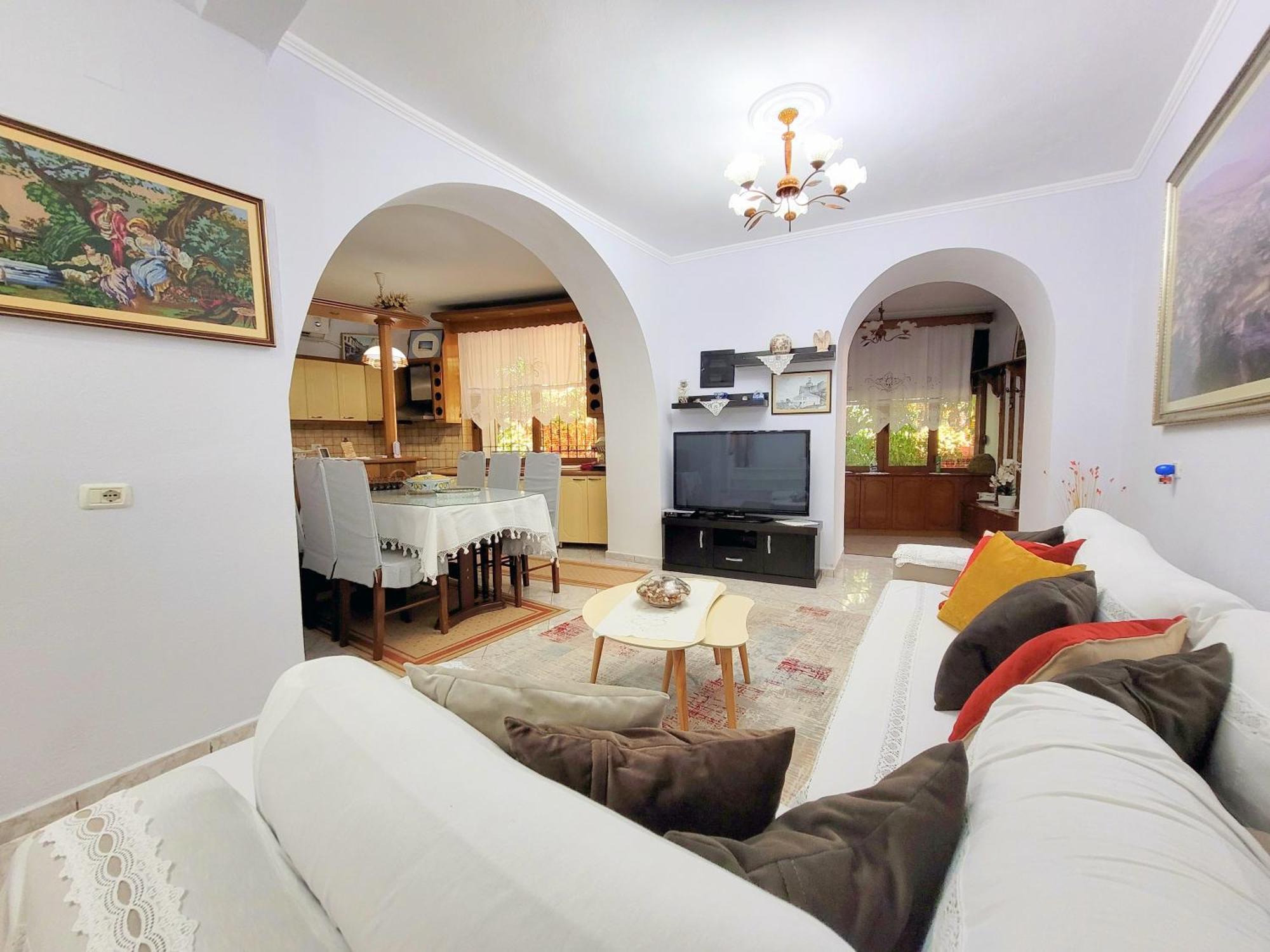 Marbi Guest House Gjirokastër 外观 照片